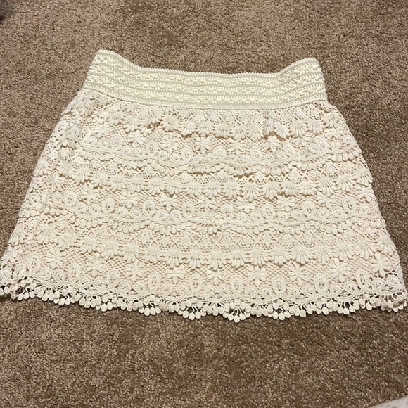 American Rag Cie Dresses & Skirts - American Rag Cie brand lace mini skirt. Size S

01-11